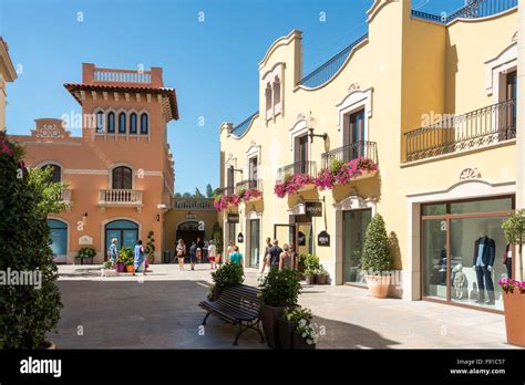 outlet barcelona la roca village.